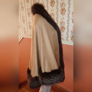 Vintage J Mendel Cashmere FOX TRIMMED Cape!